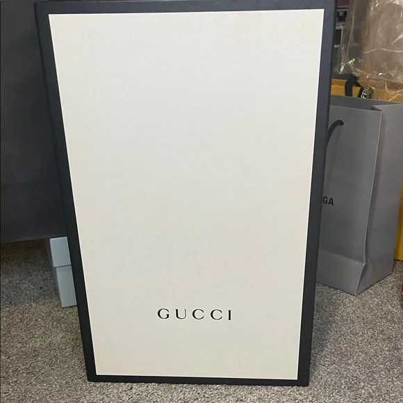 Gucci Large White and Black Purse/Gift Box - Picture 6 of 8